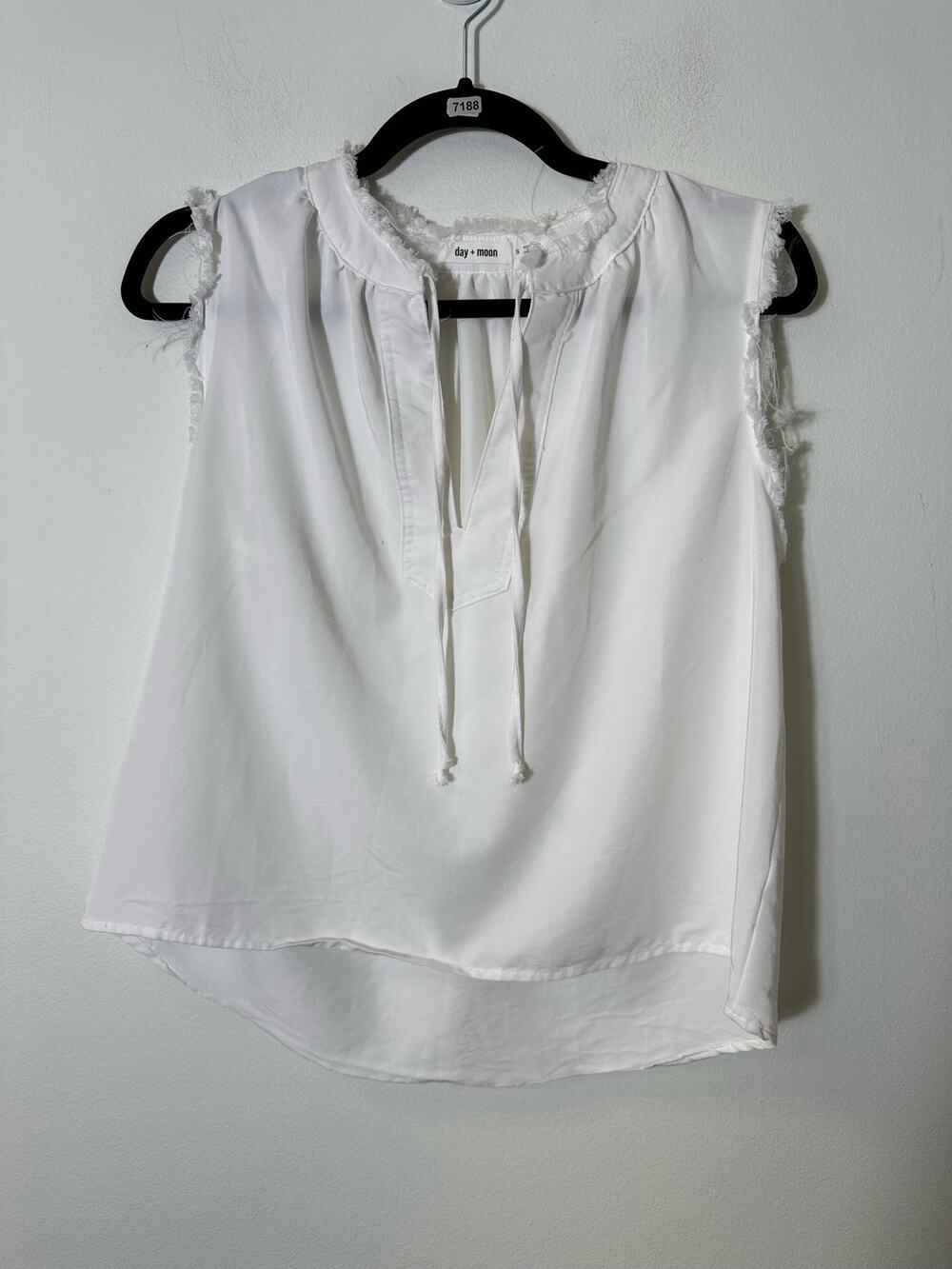 Day + Moon White Fringed Sleeveless Shirt Sz S